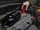 Automatisches Ladegerät für Auto- und Motorradakkus 6V / 12V (4A) mit intelligenter Diagnose und Krokodilklemmen ACAGM07