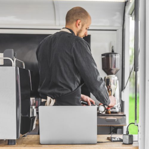 Green Cell GC PowerGaN 65 W töltő (2x USB-C tápellátás, 1x USB-A kompatibilis a Quick Charge 3.0-val) CHARGC08