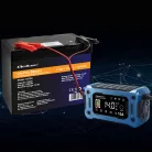 Qoltec intelligens mikroprocesszoros akkumulátortöltő 12 V / 15 A, javítási és SUP funkcióval, LCD-kijelzővel