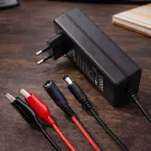 Qoltec automata 24 V-os AGM/GEL/STD akkumulátortöltő, 19,2 W, 0,8 A, 5,5 × 2,1 mm-es csatlakozóval, 1,8 m-es kábellel