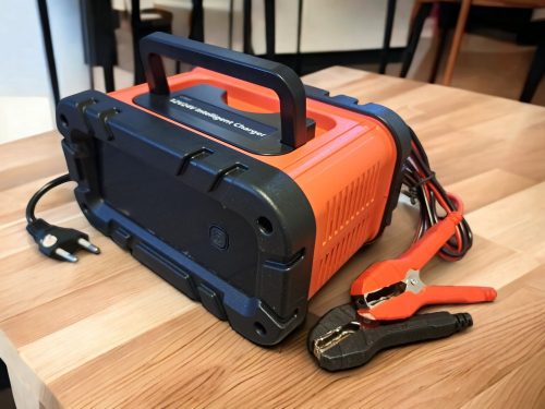 E-Fast TK700 12V/24V 10A Smart töltő, csepptöltő, Lead Acid AGM GEL PB akkumulátorokhoz krokodil csipesszel