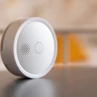 Shelly Plus Smoke vezeték nélküli, elemes intelligens fotoelektromos füstérzékelő