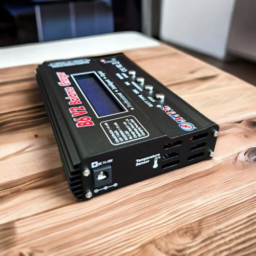 HTRC LiPo Ladegerät, RC Balancer Schnellladegerät/Entladegerät 1S-6S AC/DC B6V2 digitales Akkupack Ladegerät für NiCd, Li-ion, Life, NiMH, LiHV, PB intelligente Batterien (Schwarz)