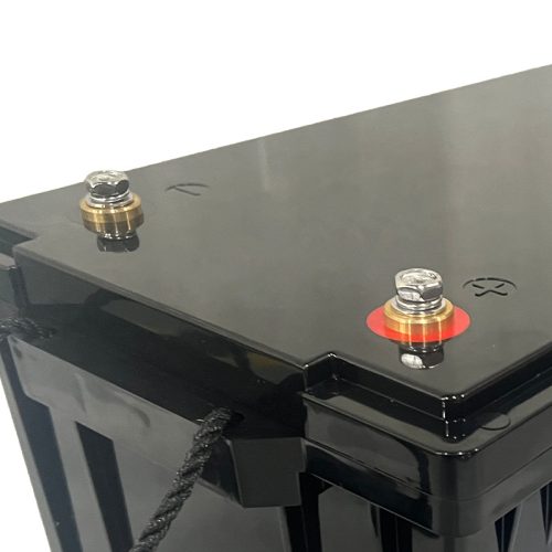 Ultimatron France UBL sorozat 38.4V 100Ah Lítium LiFePO4 akkumulátor (beépített BMS és Bluetooth) Napelemes rendszerekhez, Elektromos járművekhez, Hajókhoz.