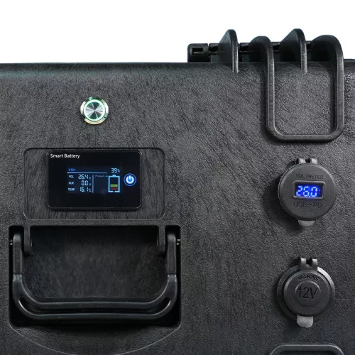 Ultimatron France ULP sorozat hordozható 25,6 V 100 Ah LiFePO4 akkumulátor (Smart BMS, Bluetooth és színes kijelző)